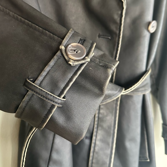 Zara Elegant Black Trench Coat - Picture 3 of 6